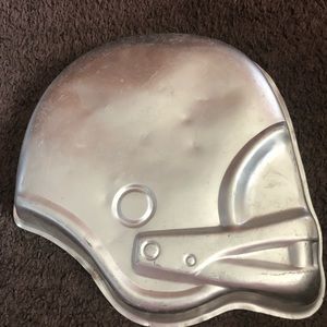 Used in good condition football helmet cake pan